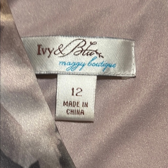 Stunning Floral Dress Grey Satin Cap Sleeve sz 12 like new - Picture 2 of 16